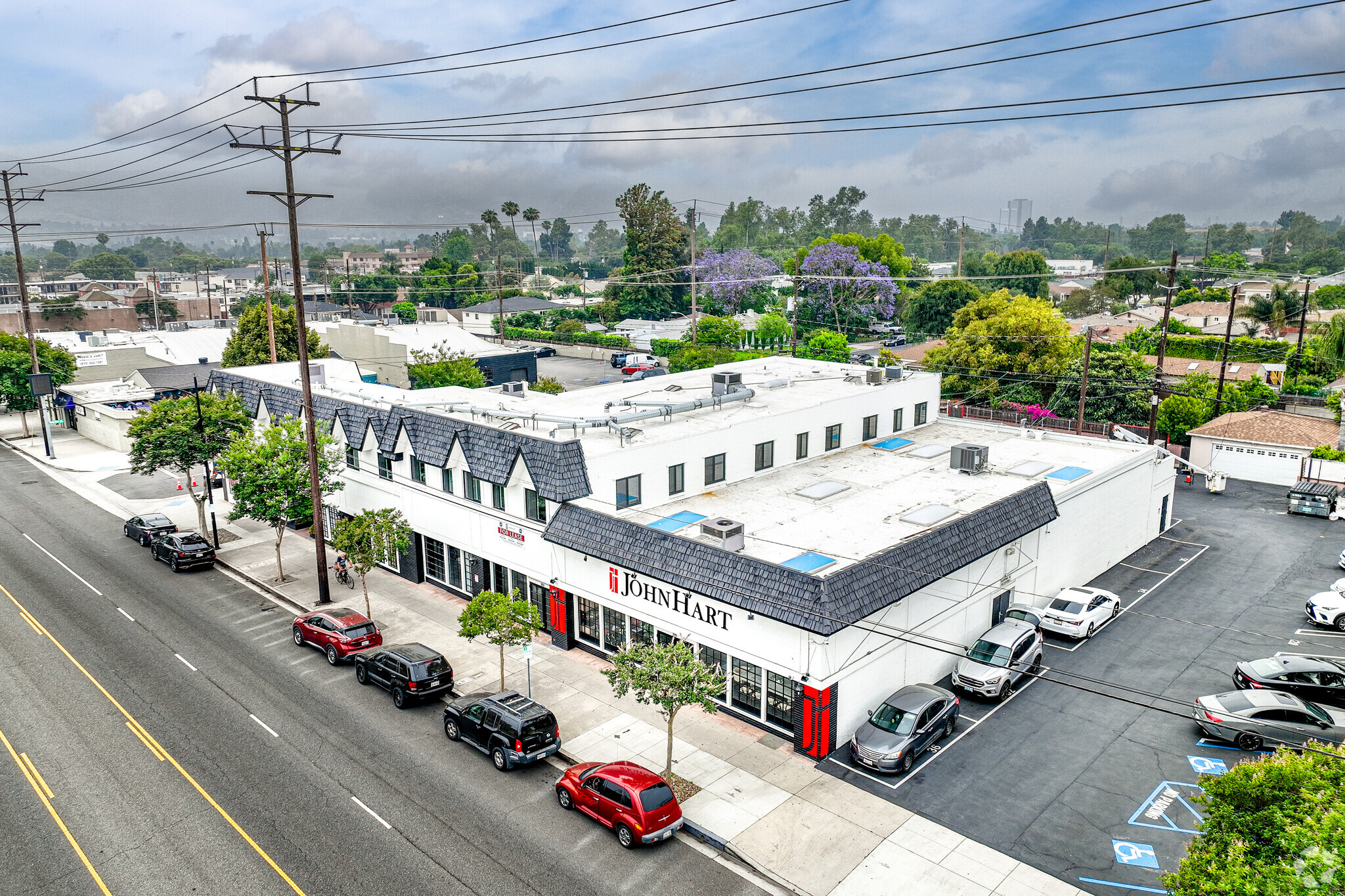 203-215 N Victory Blvd, Burbank, CA for lease Building Photo- Image 1 of 45