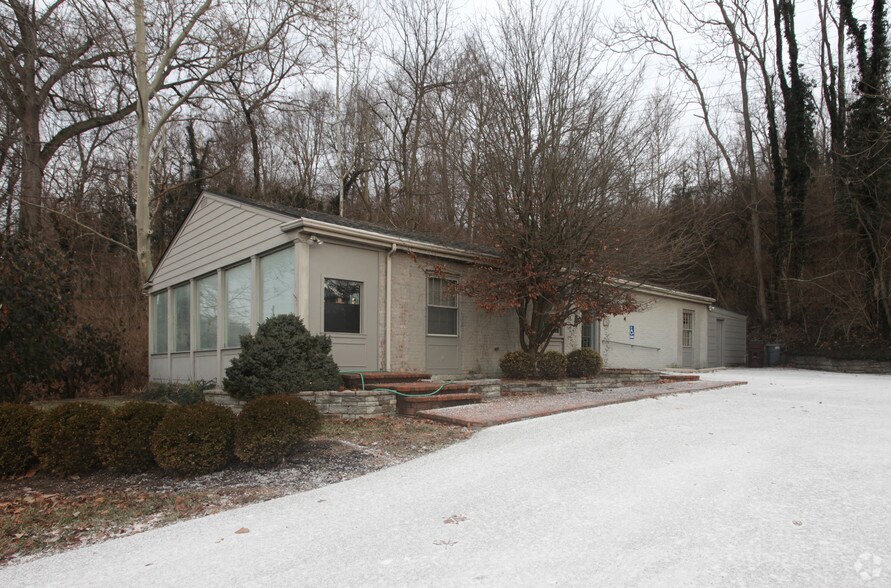 7356 Wooster Pike, Cincinnati, OH 45227