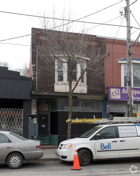 1951 Queen St E, Toronto, ON for sale - Primary Photo - Image 1 of 2