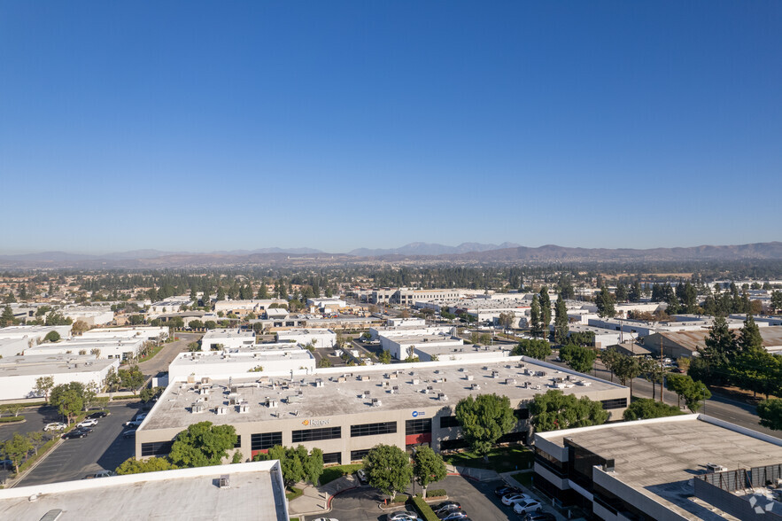 4095 E La Palma Ave, Anaheim, CA for lease - Building Photo - Image 3 of 22