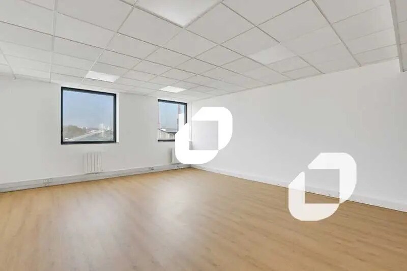 51-55 Rue Hoche, Ivry-sur-Seine for lease Interior Photo- Image 1 of 2