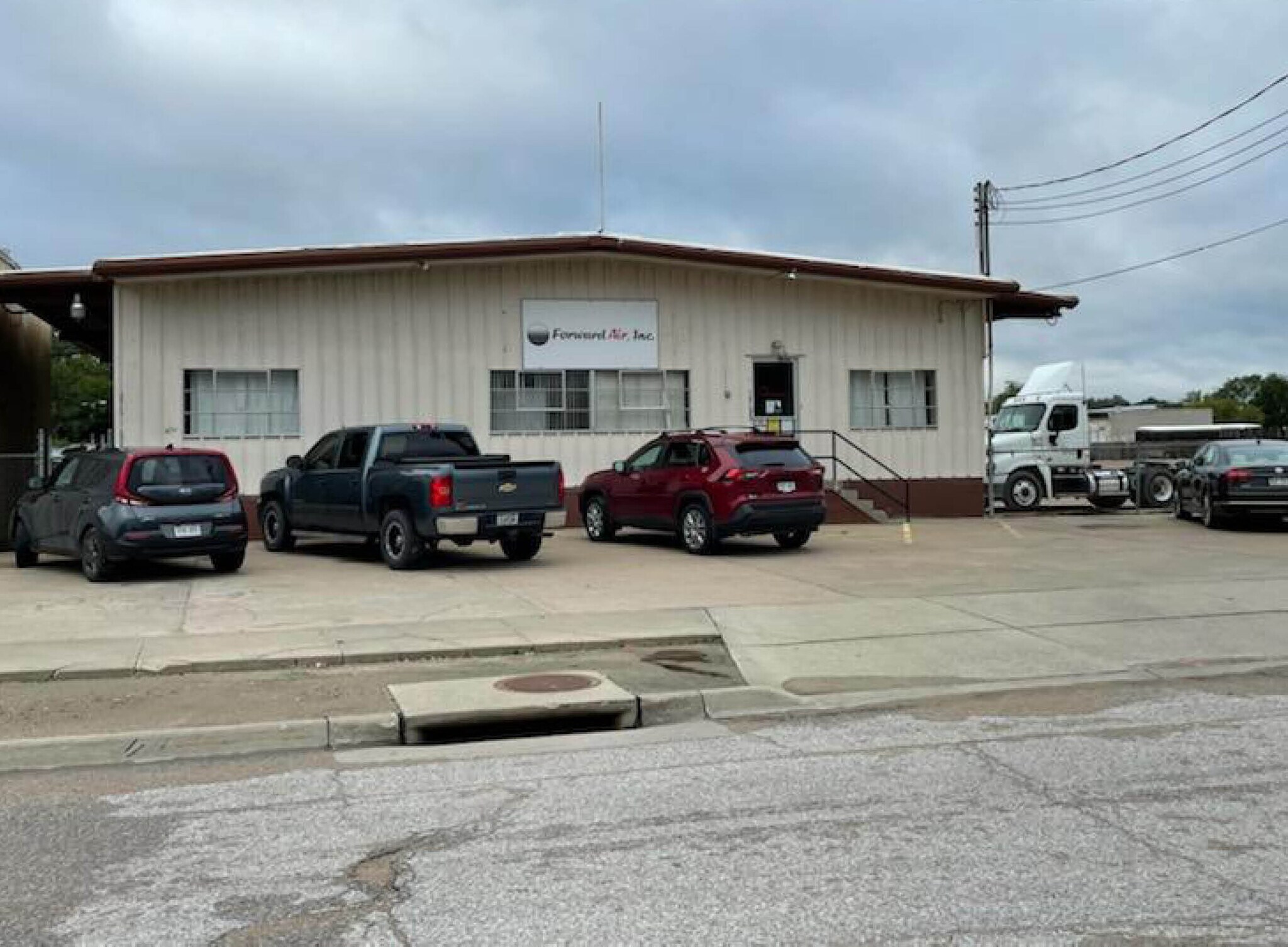 2832 N 5th St, Carter Lake, IA for sale Building Photo- Image 1 of 1