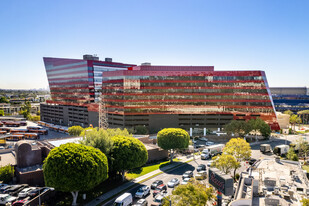 Pacific Design Center - Red Building East - Convenience Store