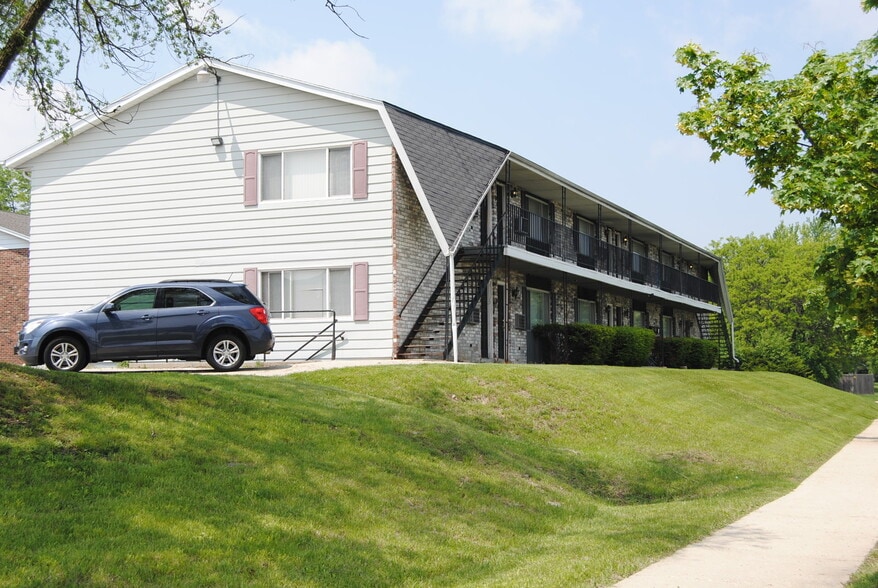 7979 N 66th St, Milwaukee, WI for sale - Building Photo - Image 2 of 6