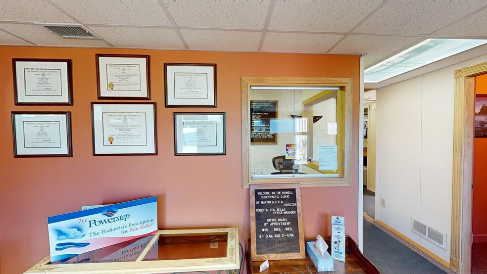 721 S Michigan Ave, Howell, MI for sale - Interior Photo - Image 3 of 15