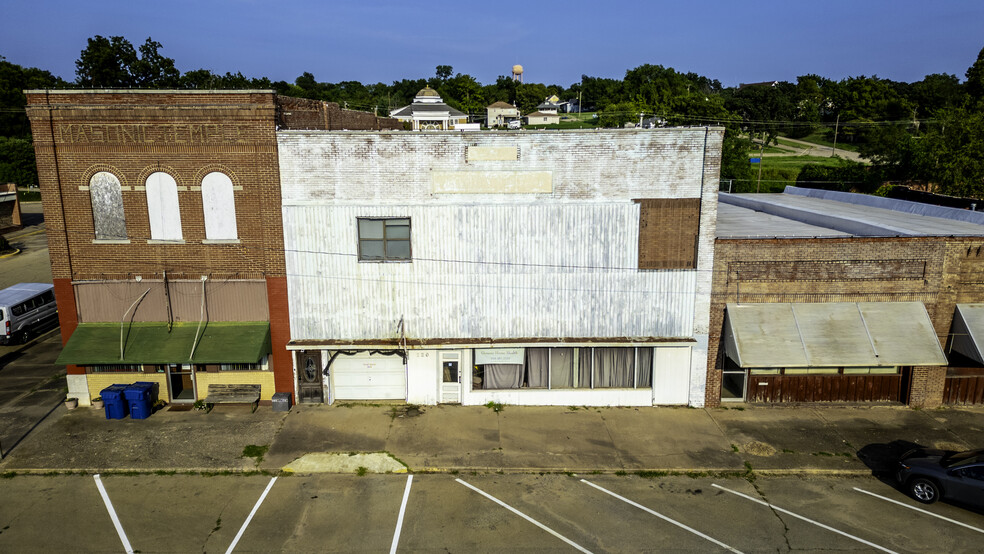 120 N Main St, Yale, OK for sale - Primary Photo - Image 1 of 30