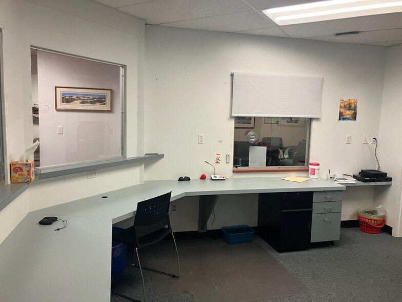 17 Wells St, Westerly, RI for sale - Interior Photo - Image 3 of 6