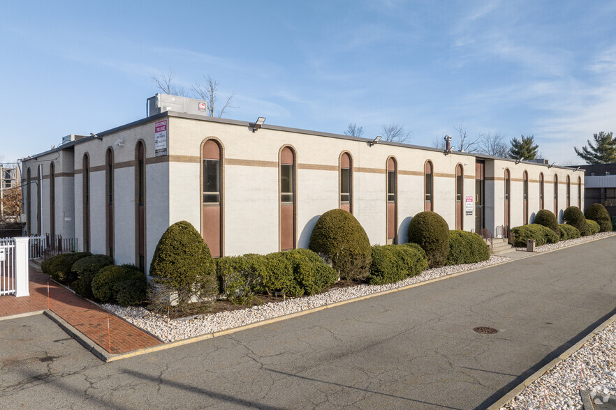 40 Galesi Dr, Wayne, NJ for sale - Building Photo - Image 1 of 1