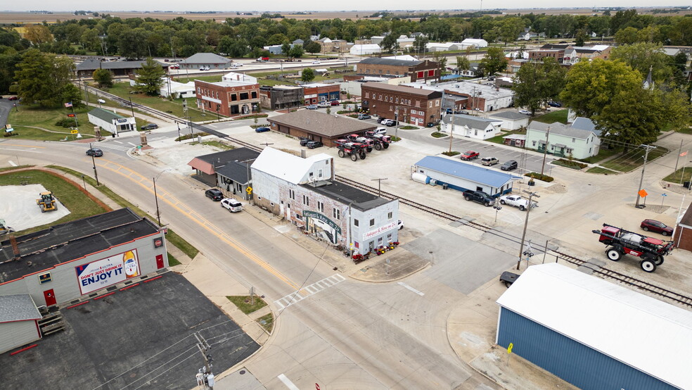 126 S Main St, Gilman, IL for sale - Primary Photo - Image 1 of 33