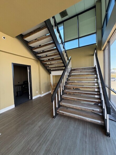 11353 Pyrites Way, Rancho Cordova, CA for lease - Building Photo - Image 2 of 6