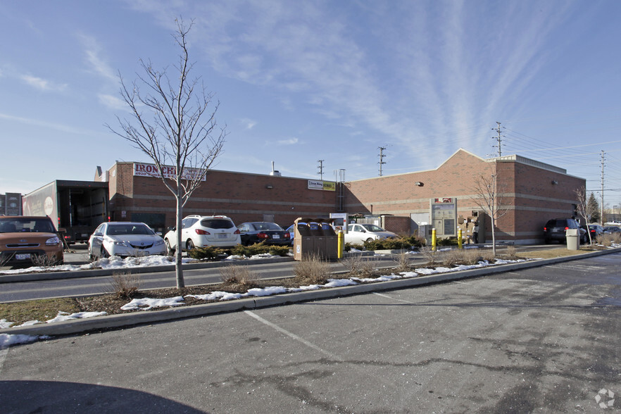 4920 Tomken Rd, Mississauga, ON for lease - Building Photo - Image 3 of 4