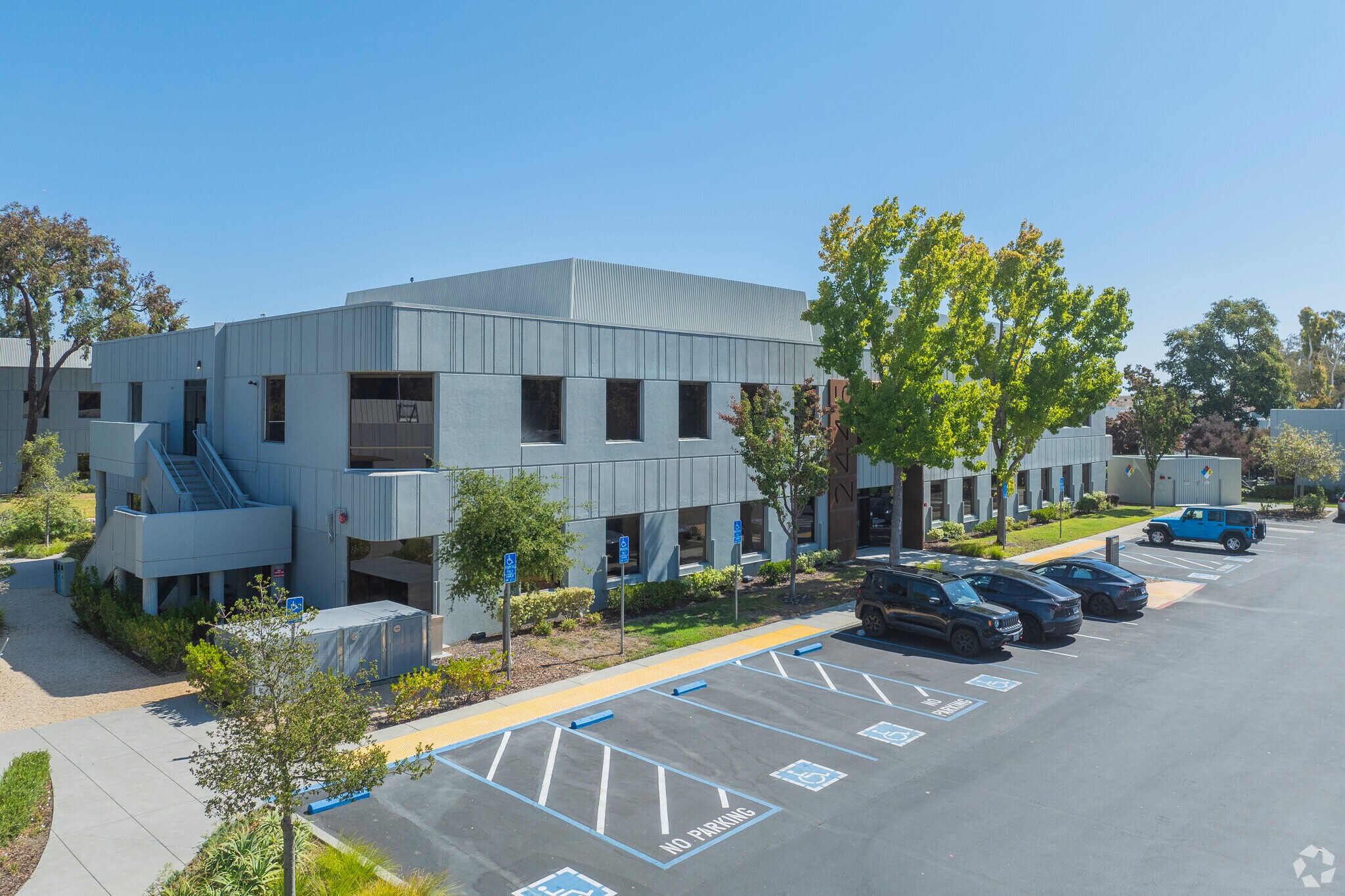 2445 Faber Pl, Palo Alto, CA for lease Building Photo- Image 1 of 14
