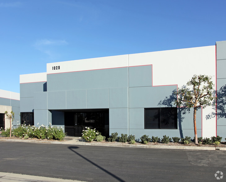 1025 W Barkley Ave, Orange, CA for lease - Building Photo - Image 3 of 3