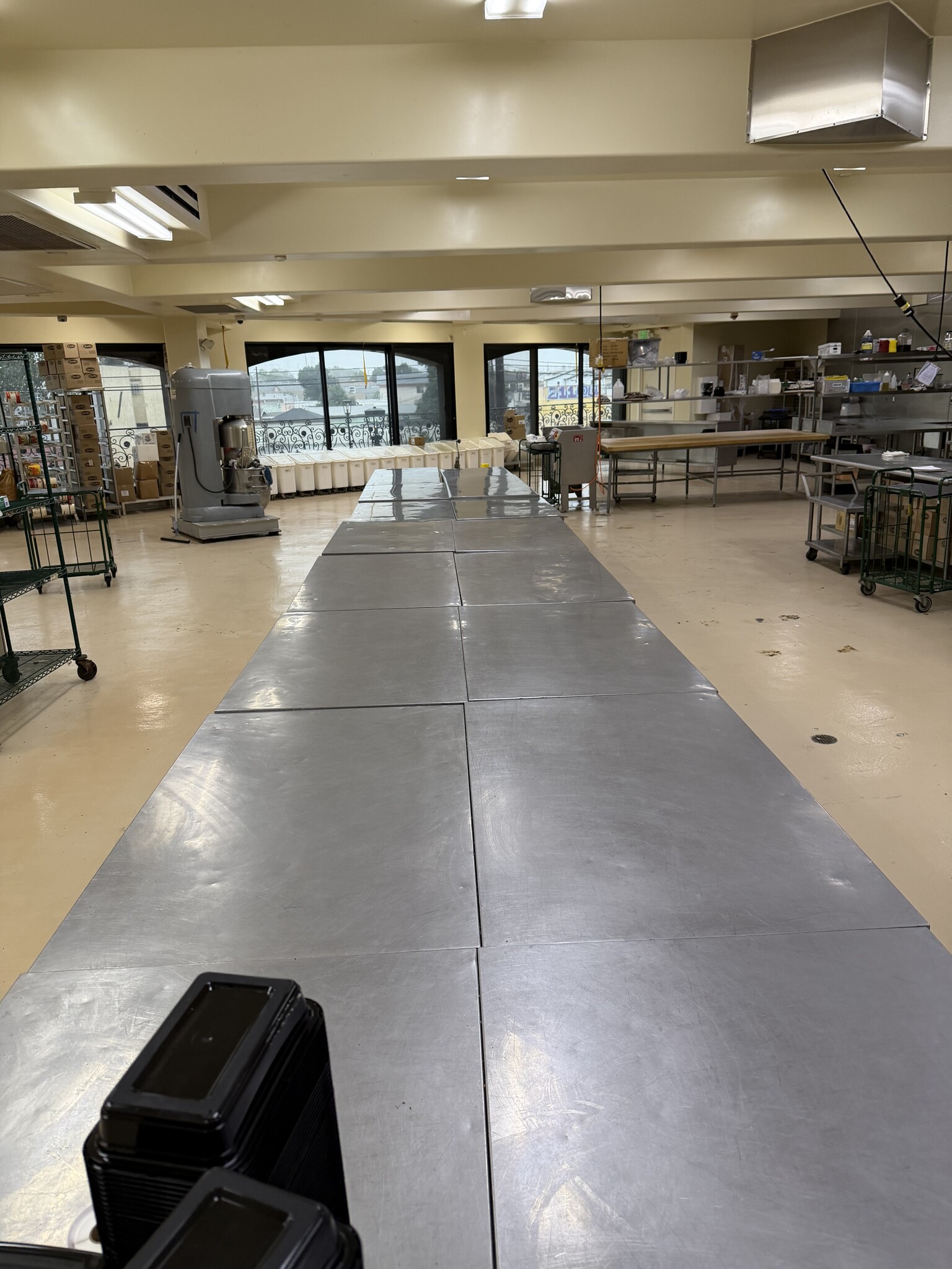 9020 Long Beach Blvd, South Gate, CA for lease Interior Photo- Image 1 of 18