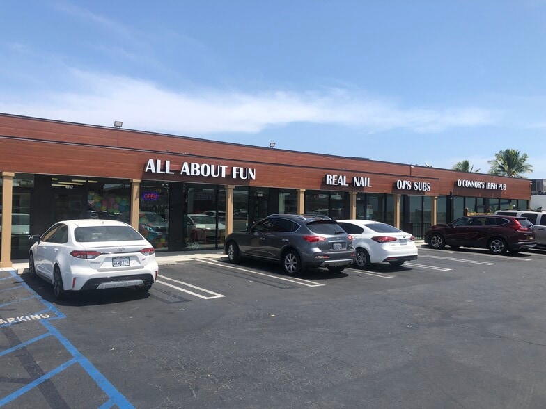 4130-4146 Paramount Blvd, Lakewood, CA for lease - Building Photo - Image 1 of 17