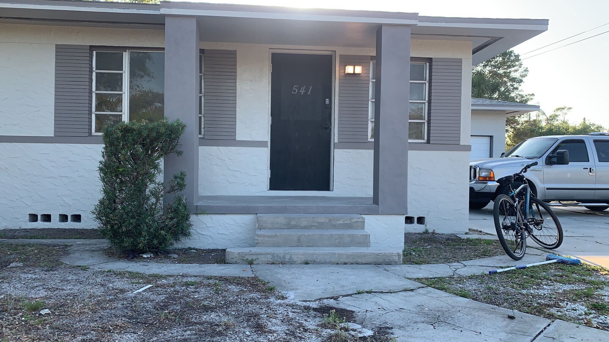 541 49th St S, Saint Petersburg, FL for lease Building Photo- Image 1 of 19