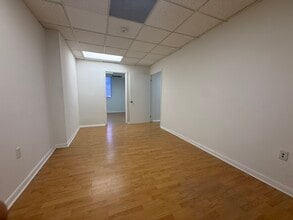 7506-7560 NW 70th St, Miami, FL for lease Interior Photo- Image 1 of 20