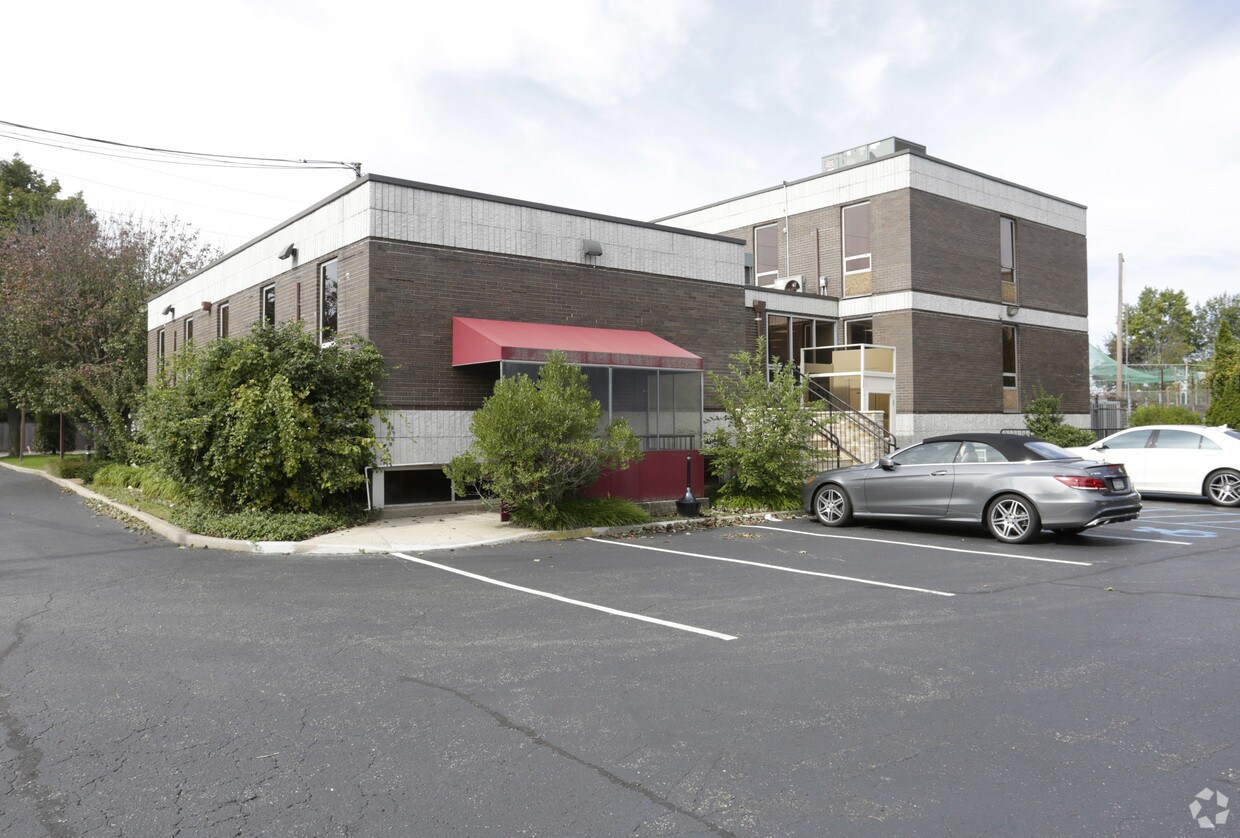 120 Hicksville Rd, Bethpage, NY 11714 Office for Sale