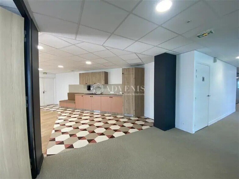 Office in Issy-les-Moulineaux for lease - Interior Photo - Image 3 of 5
