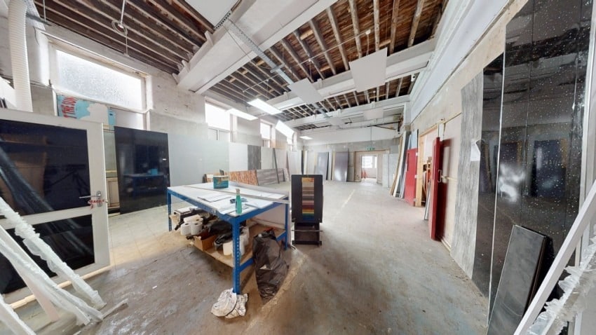 25 Laisterdyke, Bradford for lease - Interior Photo - Image 2 of 5