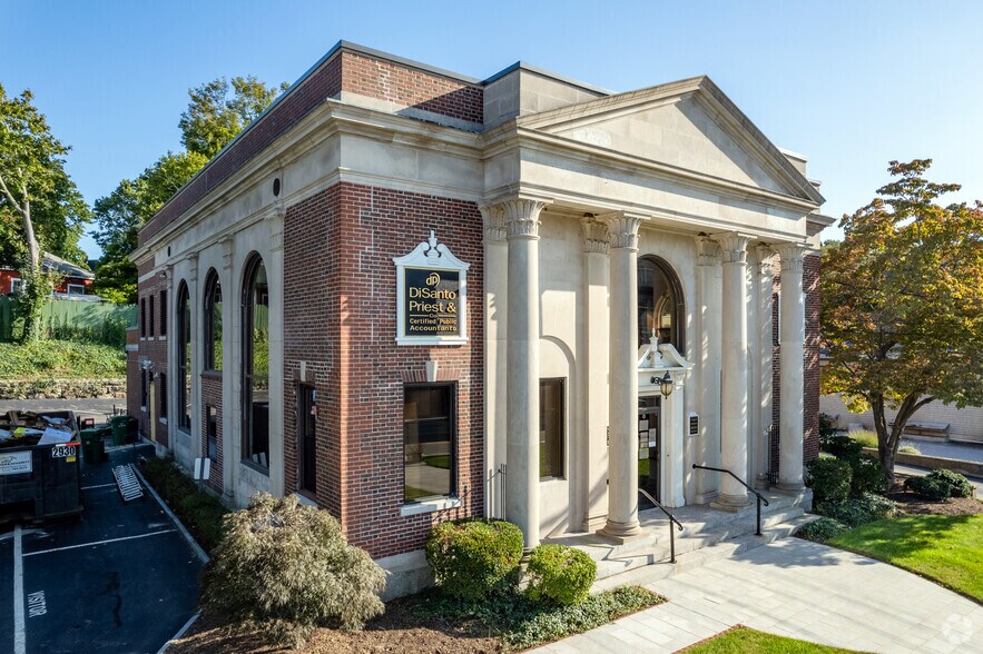 336 Main St, South Kingstown, RI for sale - Primary Photo - Image 1 of 1