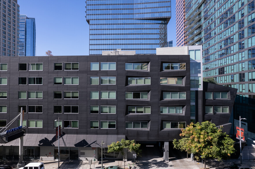 901 S Flower St, Los Angeles, CA for lease - Building Photo - Image 1 of 8