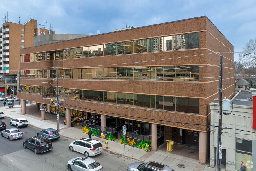 245 Eglinton Ave E, Toronto, ON for lease - Building Photo - Image 2 of 5