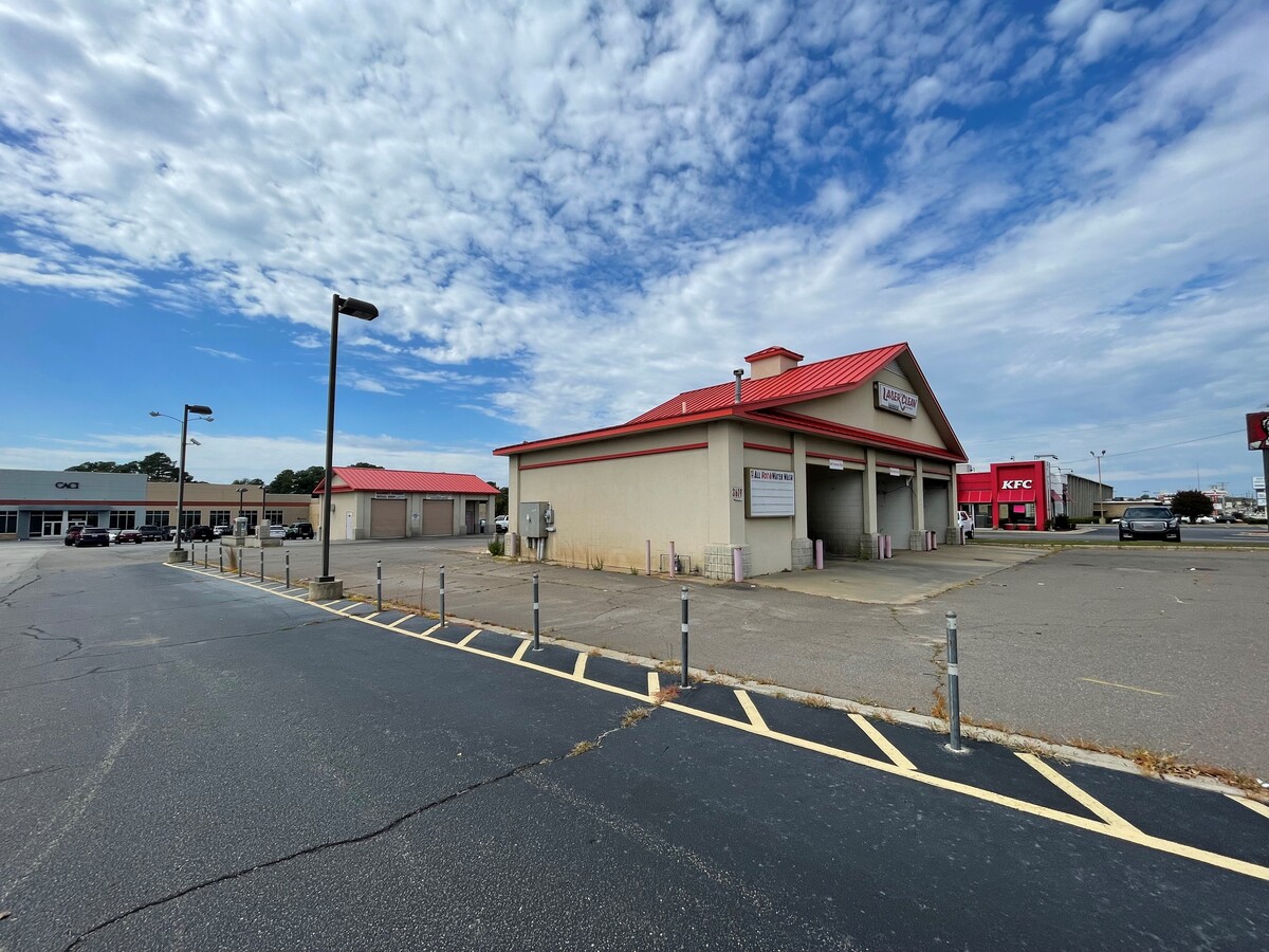 3619 Ramsey St, Fayetteville, NC 28311