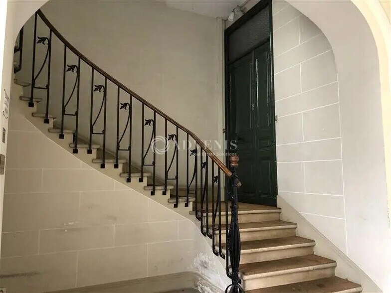 Office in Nancy for sale - Lobby - Image 3 of 11