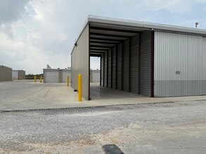 2090 N Interstate 35, New Braunfels, TX for lease Interior Photo- Image 1 of 3