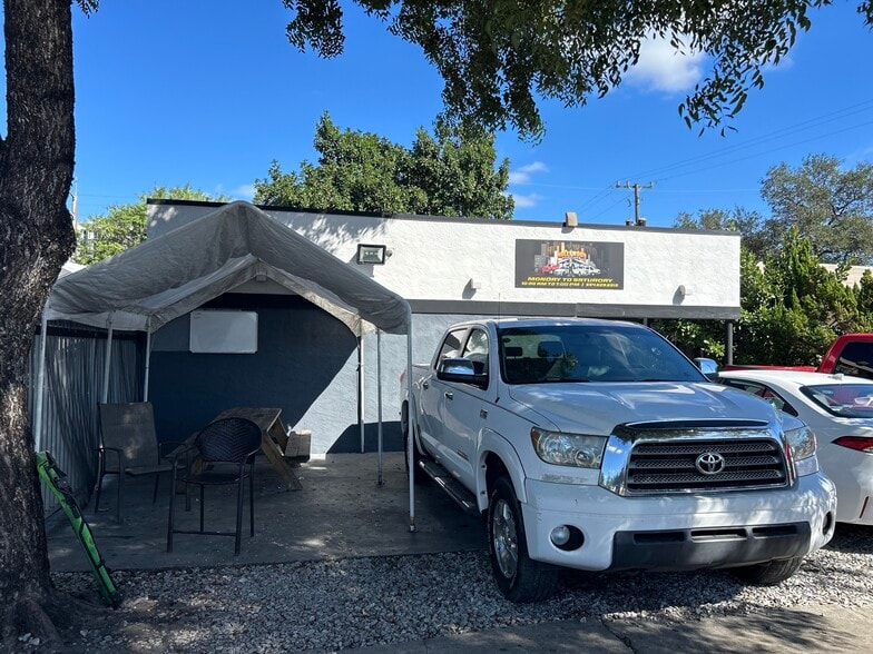 6009 Dawson St, Hollywood, FL for lease - Building Photo - Image 3 of 18