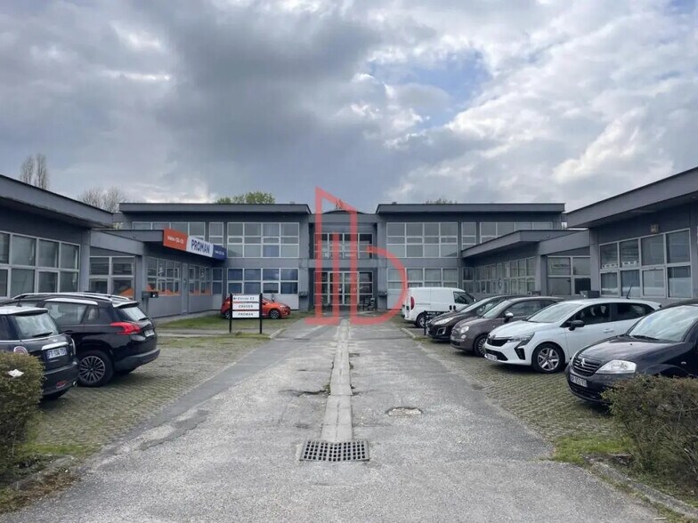 Office in Bordeaux for lease - Building Photo - Image 1 of 5