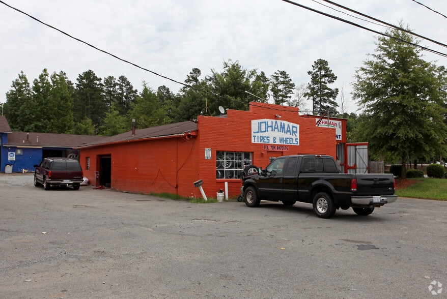 8941 E Independence Blvd, Matthews, NC for sale - Primary Photo - Image 1 of 1