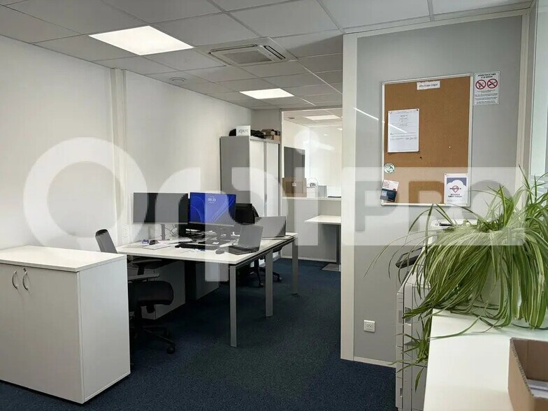 Office in Lyon for sale - Building Photo - Image 1 of 10