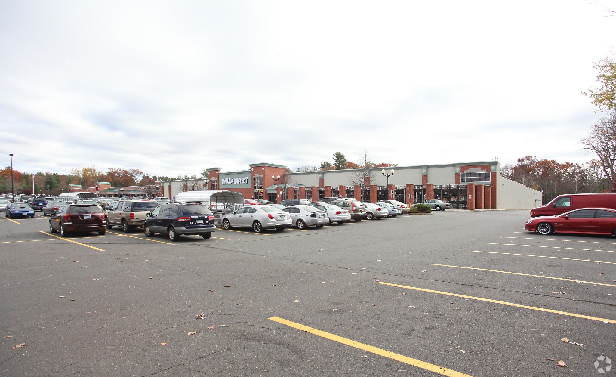 255-265 W Main St, Avon, CT for lease Building Photo- Image 1 of 10