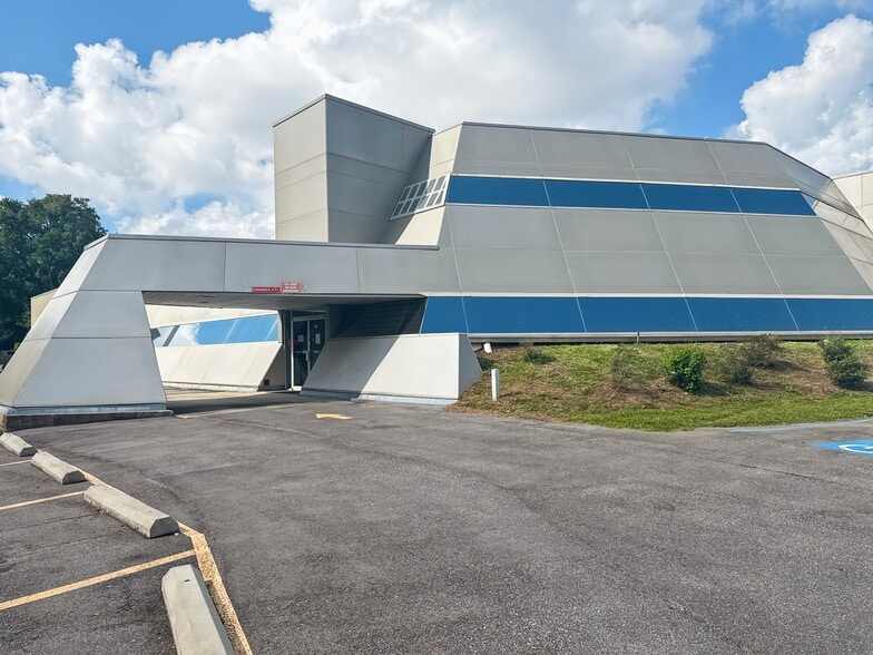 545 Brent Ln, Pensacola, FL for lease - Building Photo - Image 2 of 15