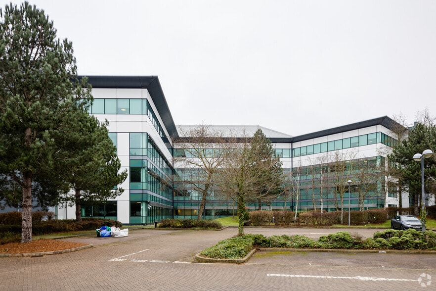 Mosquito Way, Hatfield for lease - Primary Photo - Image 1 of 7
