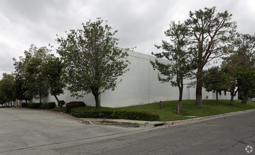 8576 Red Oak St, Rancho Cucamonga, CA for lease - Building Photo - Image 2 of 2