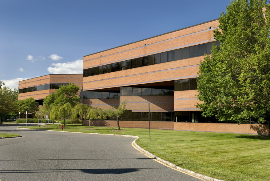 90 E Halsey Rd, Parsippany, NJ for lease - Building Photo - Image 1 of 8