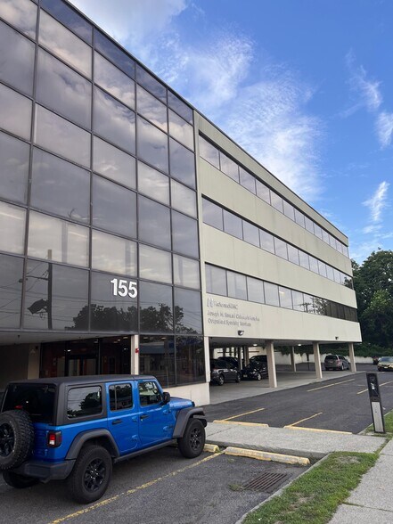 155 Polifly Rd, Hackensack, NJ for lease - Building Photo - Image 2 of 24