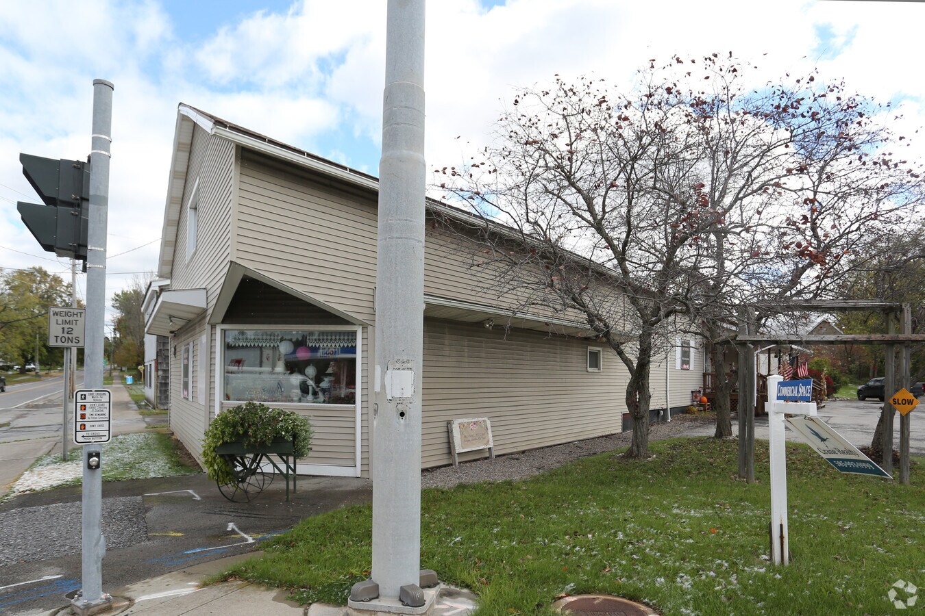 2 E Main St, Bloomfield, NY 14469