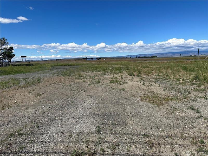 100 Frontage Road, Quincy, WA for sale Primary Photo- Image 1 of 1