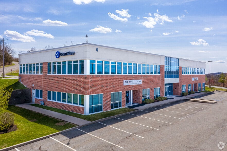 4 Crotty Ln, New Windsor Township, NY for lease - Primary Photo - Image 1 of 8