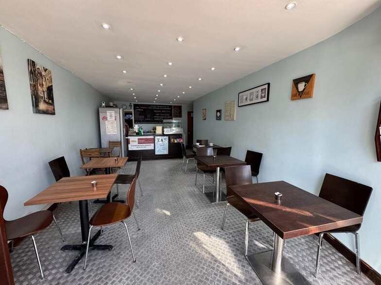 34 St Mary's Rd, London for lease - Interior Photo - Image 2 of 3