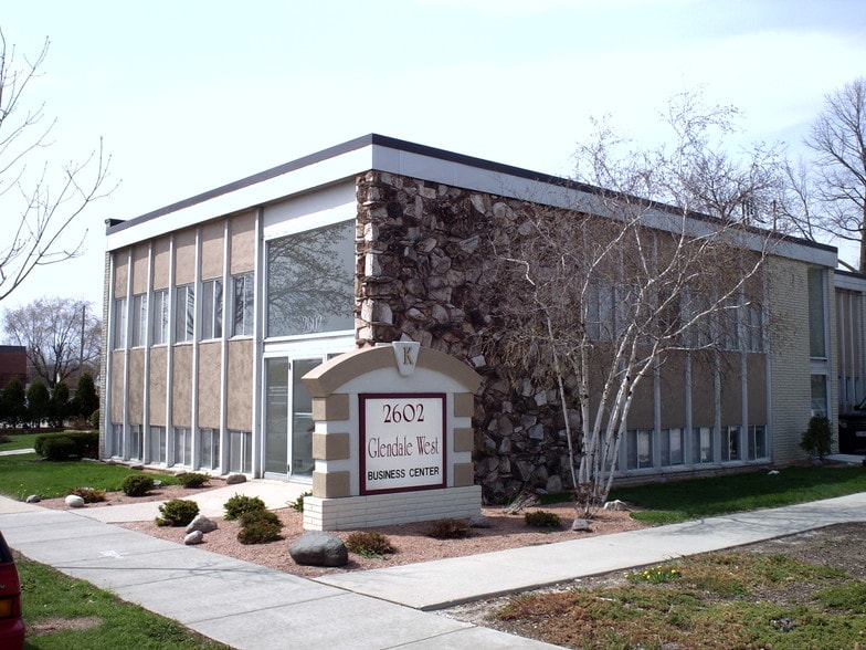 2602 W Silver Spring Dr, Milwaukee, WI for sale - Primary Photo - Image 1 of 1