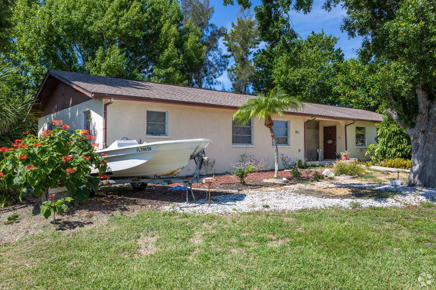 1675 Florence Ave, Englewood, FL for sale - Primary Photo - Image 1 of 1