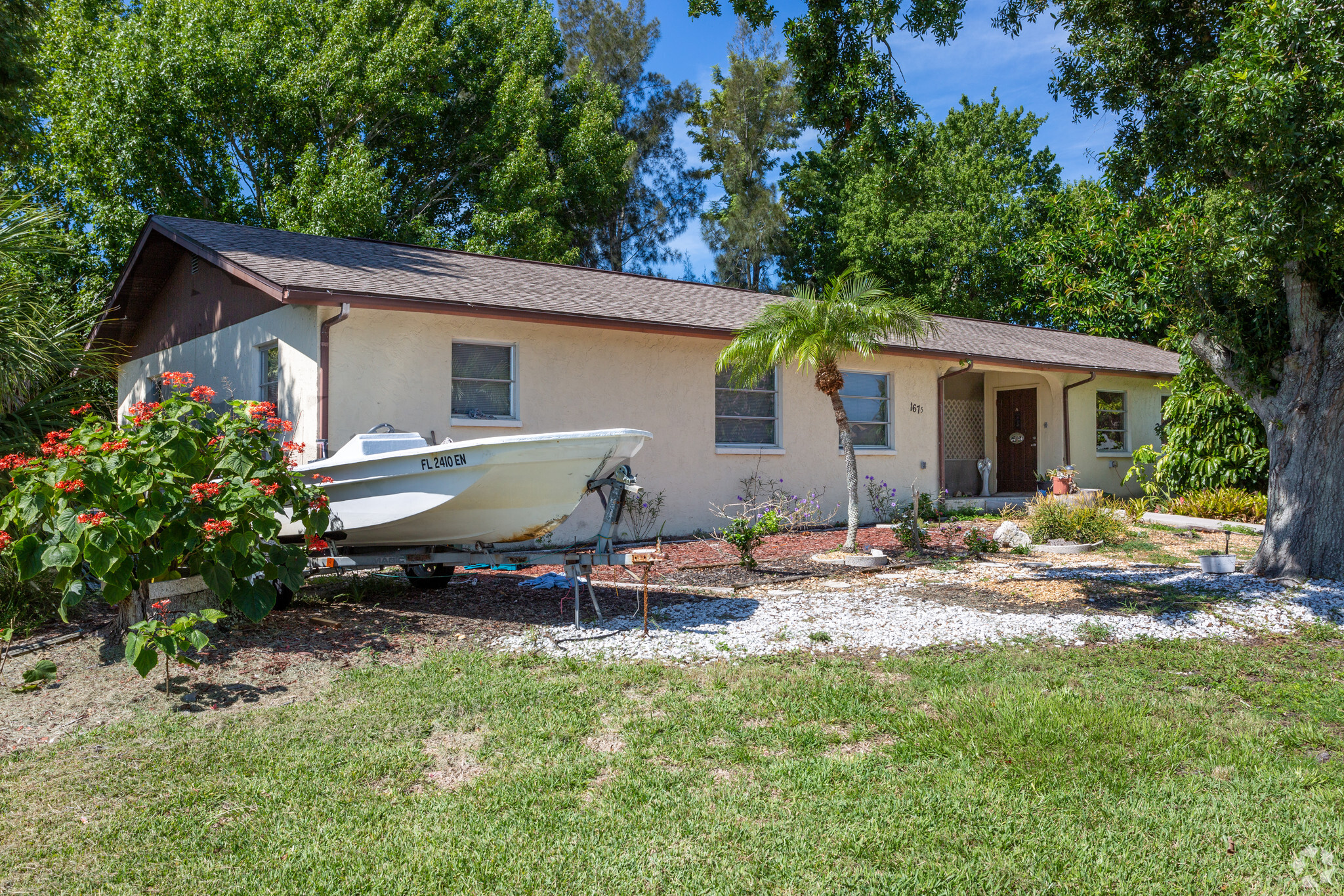 1675 Florence Ave, Englewood, FL for sale Primary Photo- Image 1 of 1