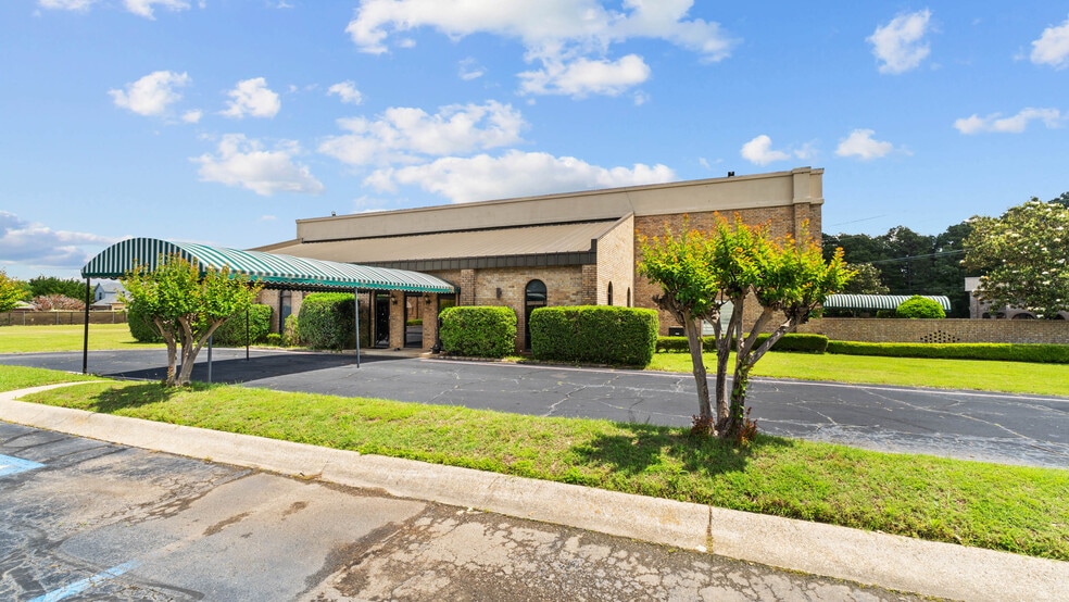 6500 Summerhill Rd, Texarkana, TX for sale - Primary Photo - Image 1 of 1