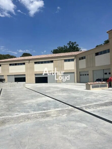 Flex in Valbonne for lease - Building Photo - Image 1 of 27