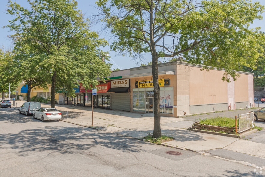 2450224524 Horace Harding Expy, Little Neck, NY 11362